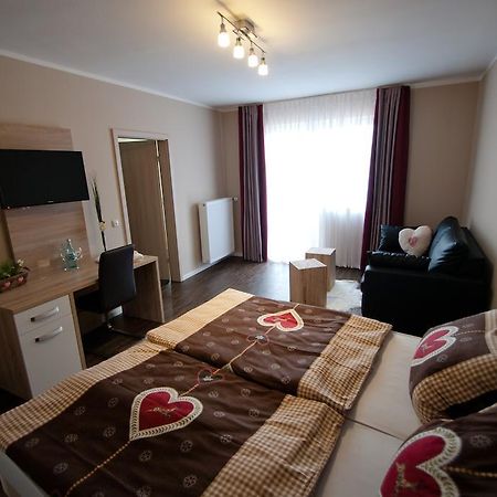 Pension Schenks Landgasthof Amorbach Room photo